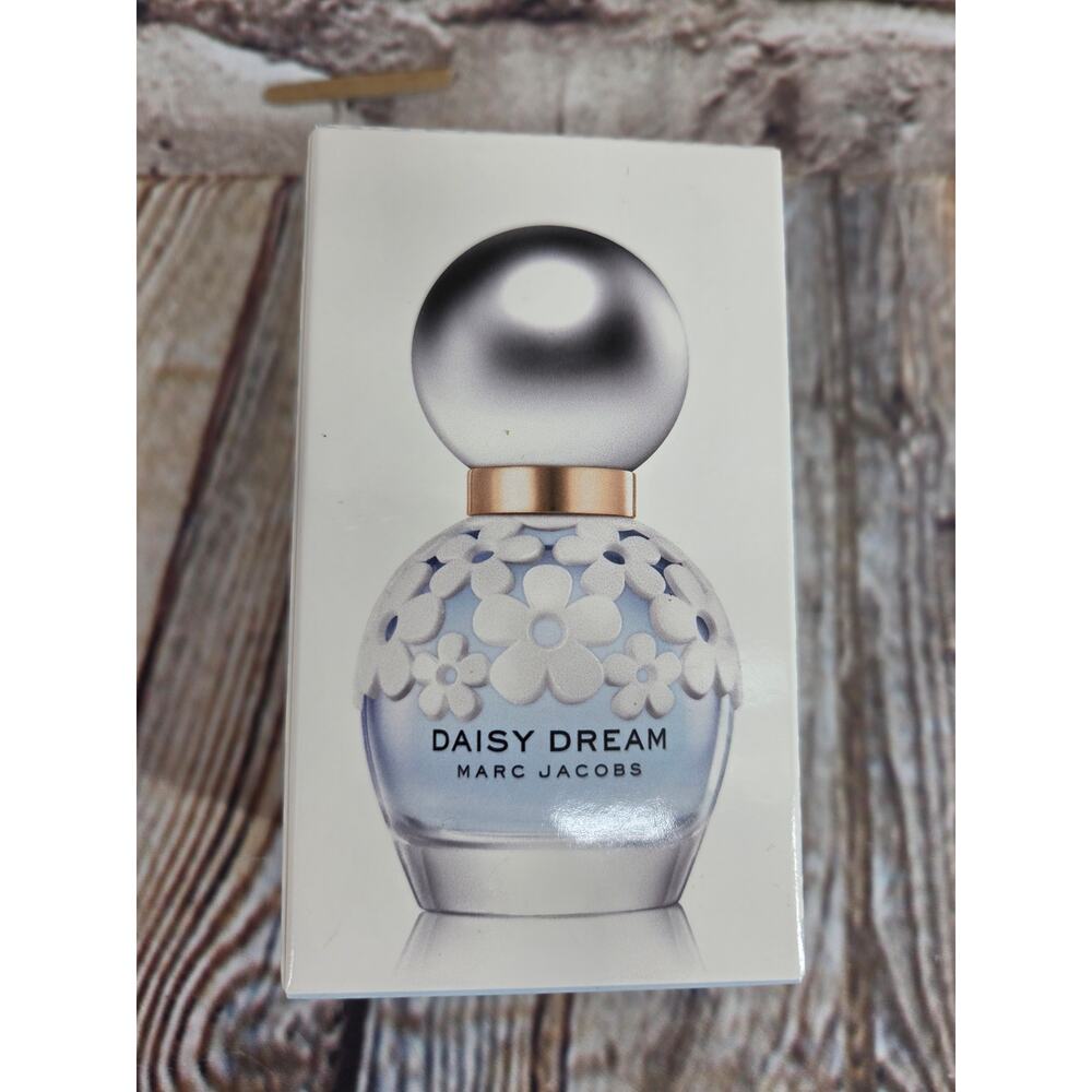Daisy Dream Marc Jacobs Perfume Soray 30ml 1.0 fl oz NEW - Picture 4 of 6
